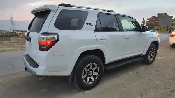 تویوتا 4Runner 2017 (3)
