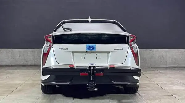 Toyota Prius 2016 (3)