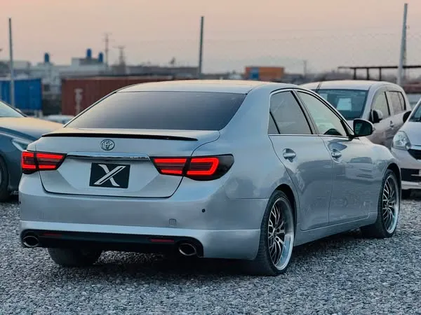 Toyota Mark X Sport 2011 (3)