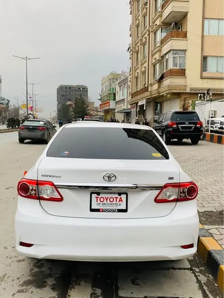 Toyota Corolla LE 2011 (3)