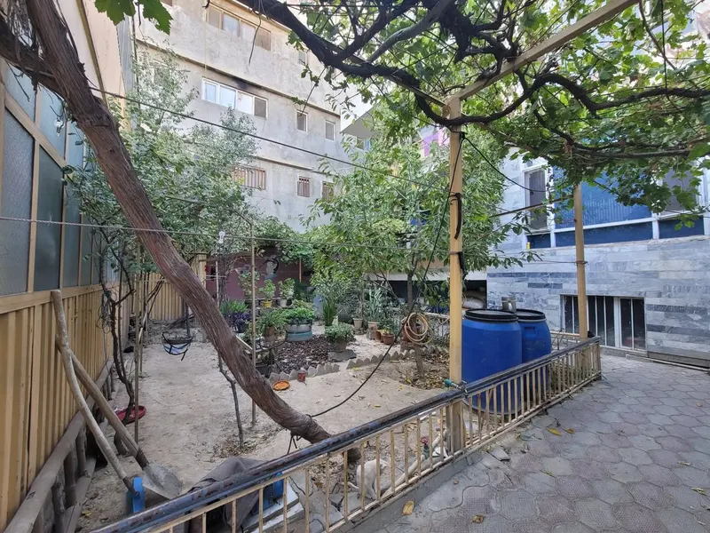 3-storey building for sale, 10 rooms, 300 m², District 11, Kabul (1)
