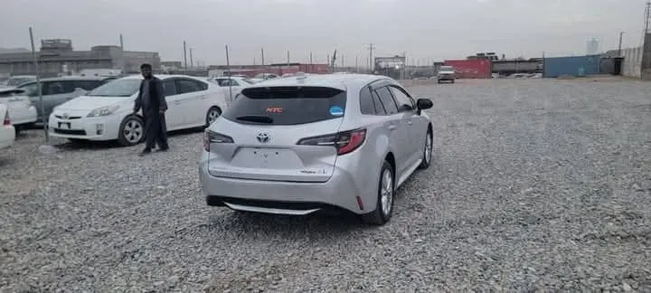Toyota Fielder Hybrid 2020 (3)