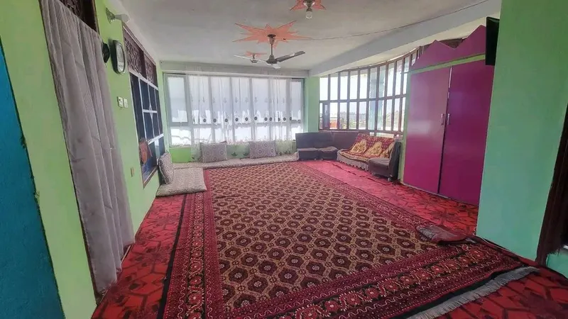 د پلورنې 3 پوړیز کور، 9 خونې، 500 m² (4)
