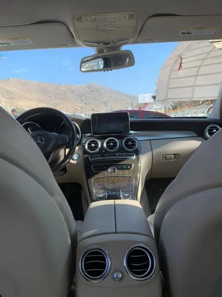 Mercedes-Benz C300 2016 (4)