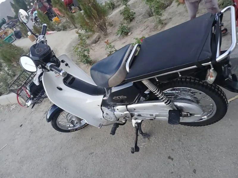 Japanese 4-Speed Motorcycle (3)