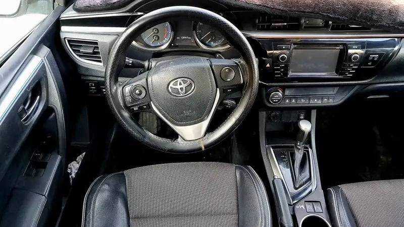 Toyota Corolla 2017 (4)