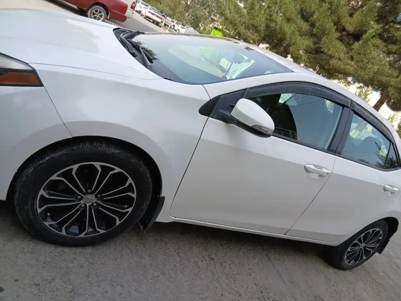 Toyota Corolla S 2015 (3)