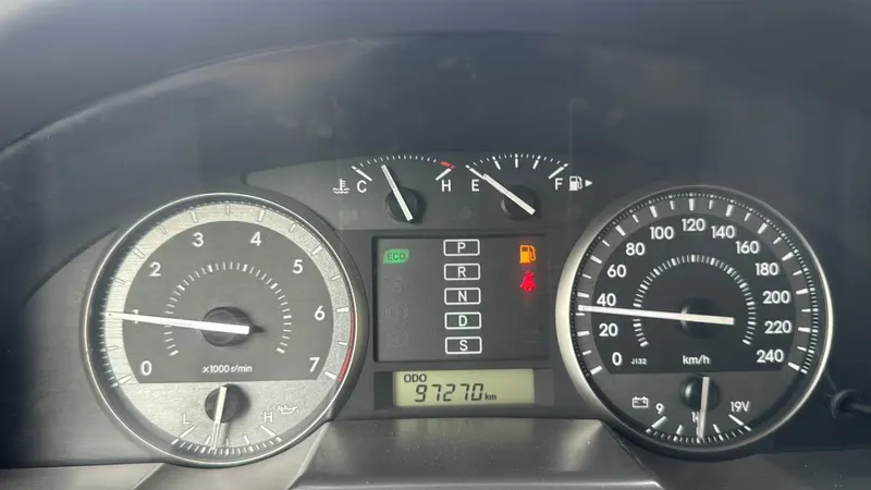 Toyota Land Cruiser GXR 2016 (2)