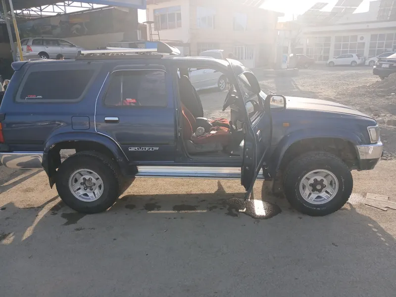Toyota Hilux Surf 1993 (4)