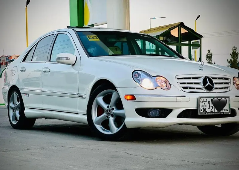 2005 Mercedes-Benz C230 – Full Option (2)