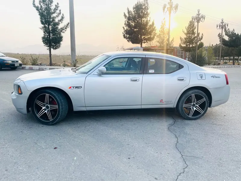 Dodge Charger 2008 (1)