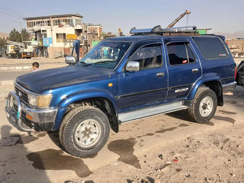 Toyota Hilux Surf 1993 (2)