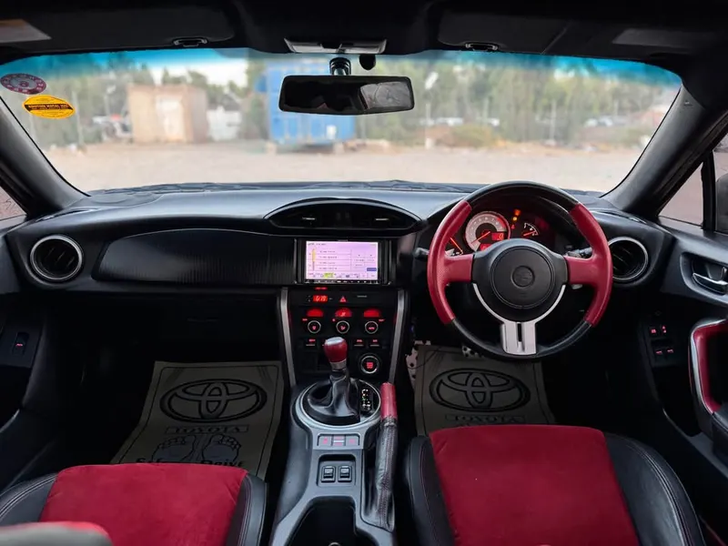 تویوتا GT86 2012 (4)