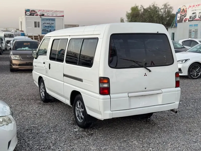 Mitsubishi L300 2008 (3)
