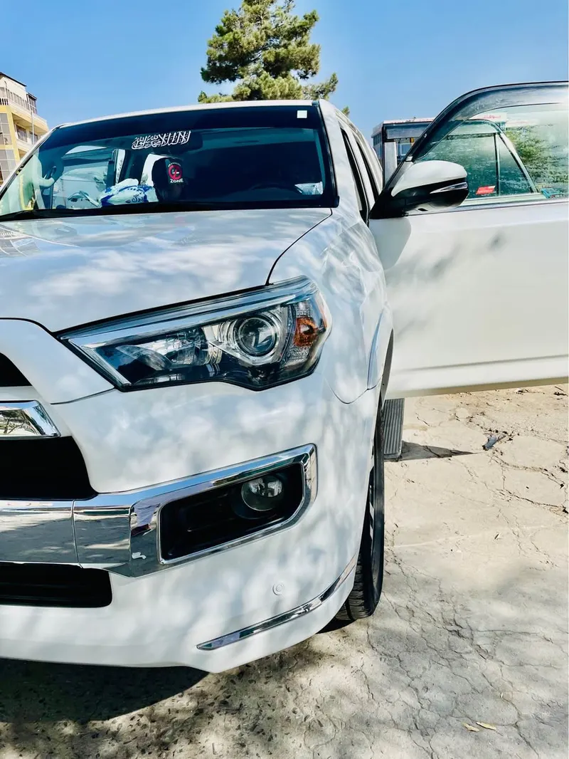 Toyota 4 Runner 2018 (2)