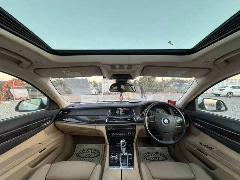 BMW 740i 2013 (4)