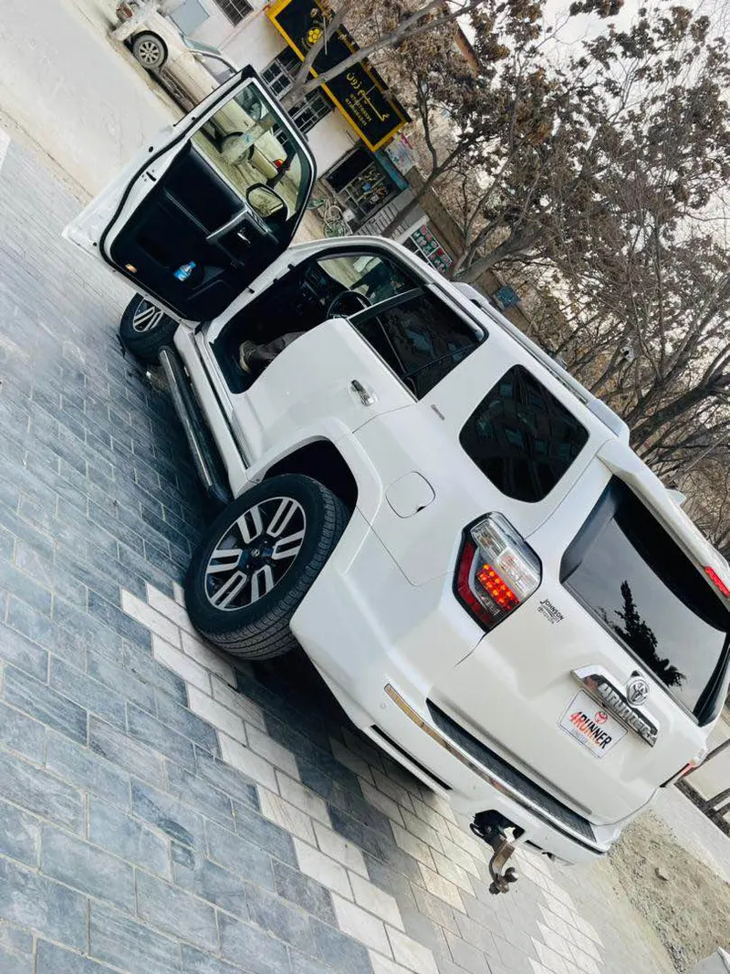 Toyota 4 Runner 2016 (3)