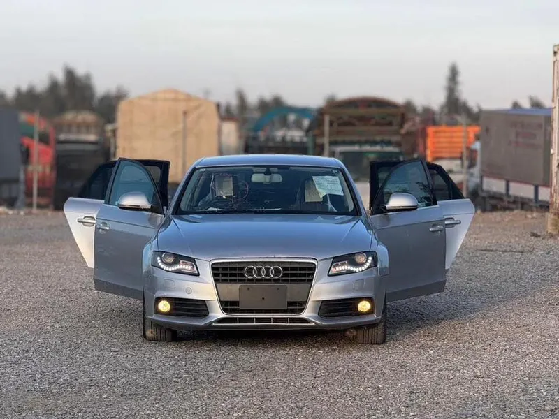 Audi A4 2008 (1)