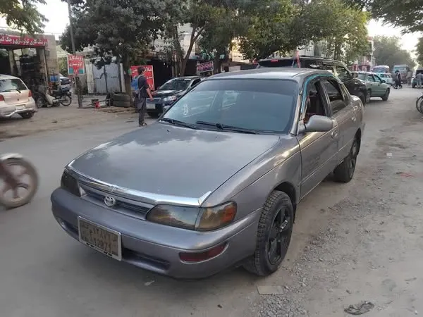 Toyota Corolla 1995 (2)