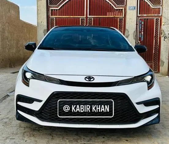 Toyota Corolla XLE 2023 (1)