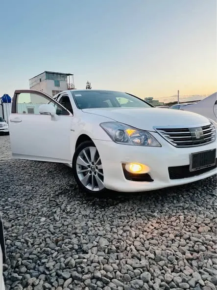 Toyota Crown (2)