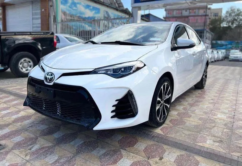 Toyota Corolla 2018 (2)