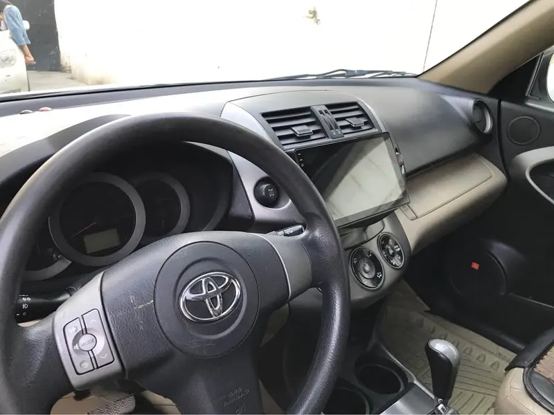 تویوتا RAV4 2010 (3)