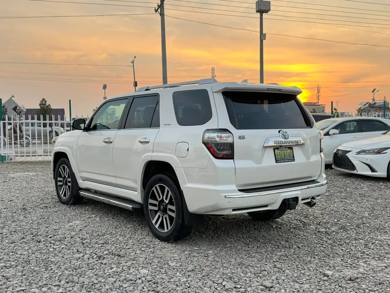 Toyota 4 Runner 2016 (2)