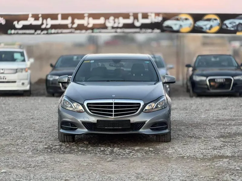 Mercedes-Benz E200 2015 (1)