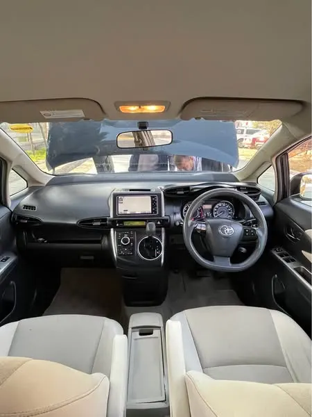 Toyota Fielder 2010 (3)