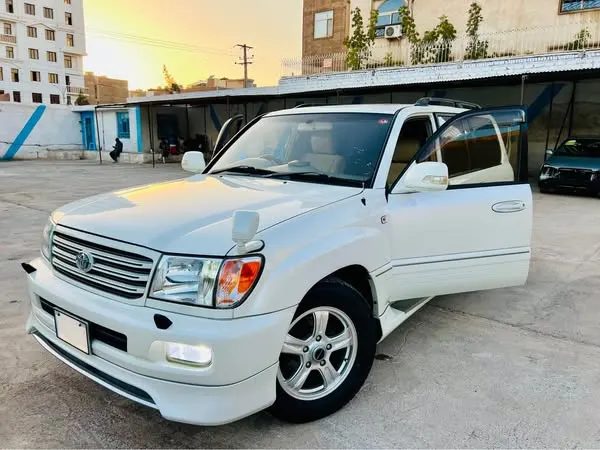 Toyota Land Cruiser Limited 2004 (2)