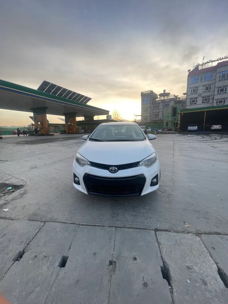 Toyota Corolla 2015 (1)