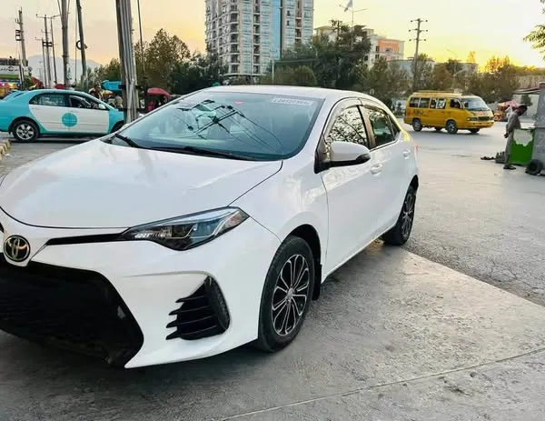 Toyota Corolla 2015 (1)