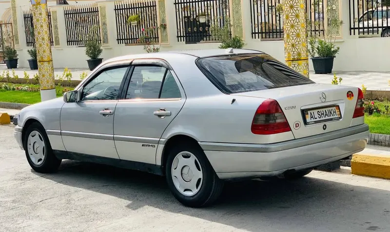 Mercedes-Benz 1993 (3)