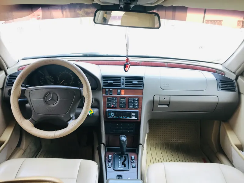 Mercedes-Benz 1994 (8)