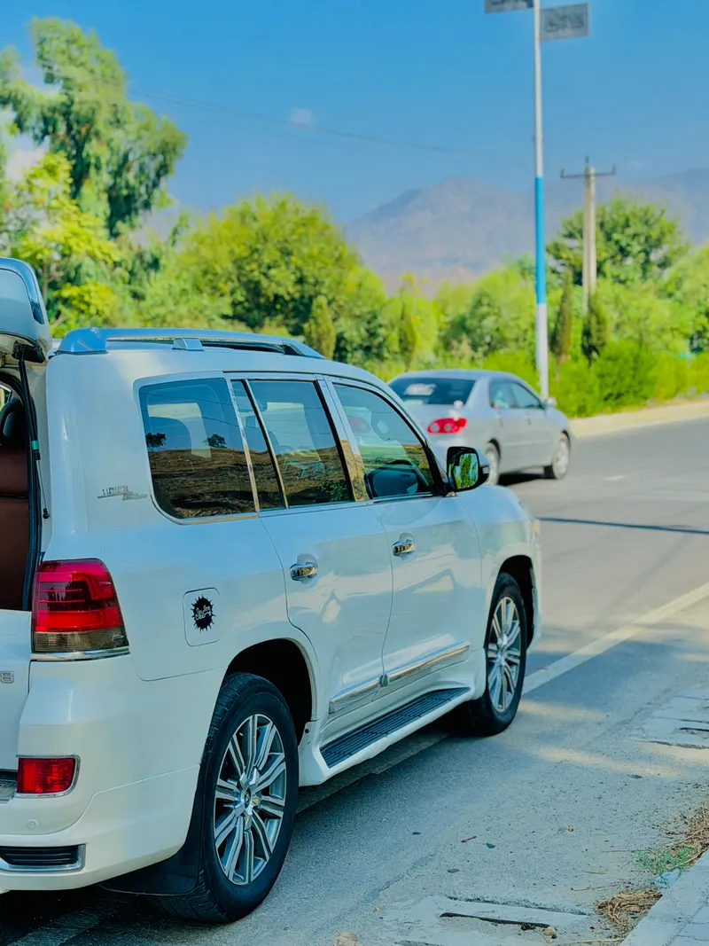 تویوتا لندکروزر GXR 2011 (6)