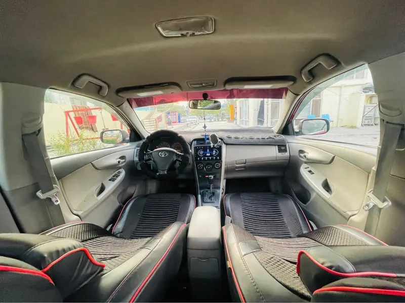 Toyota Corolla 2010 (4)