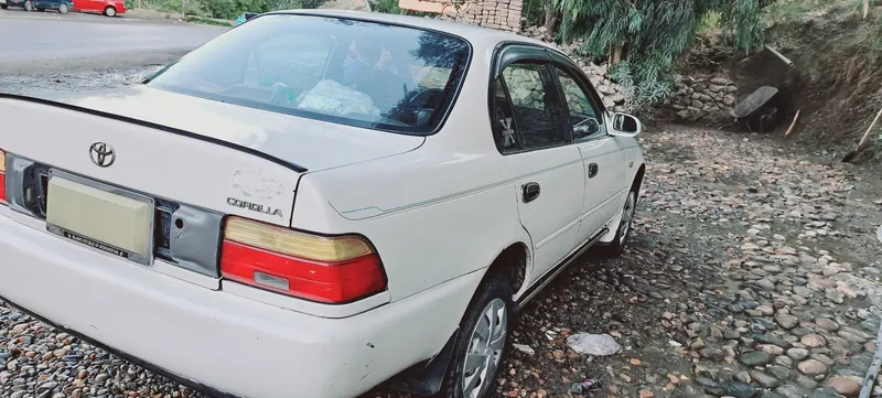Toyota Corolla 1993 (4)