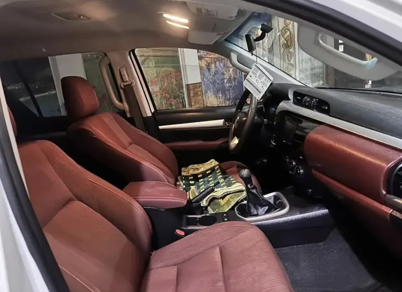 Toyota Hilux SR5 2019 (3)
