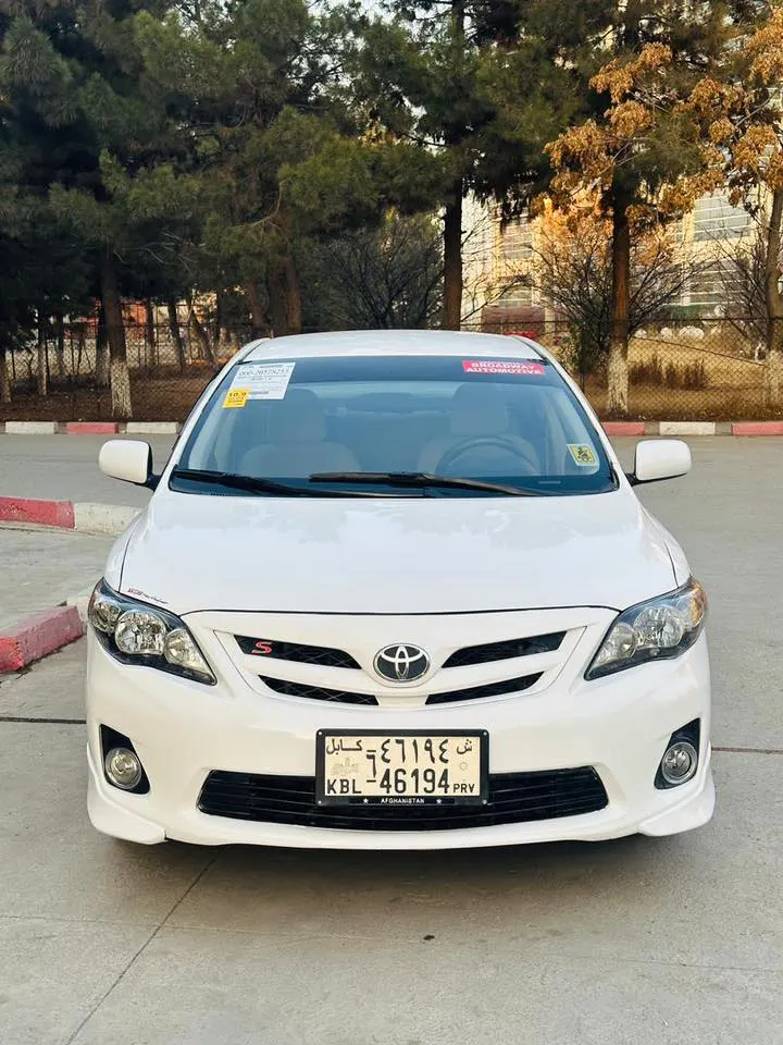 Toyota Corolla 2013 (2)