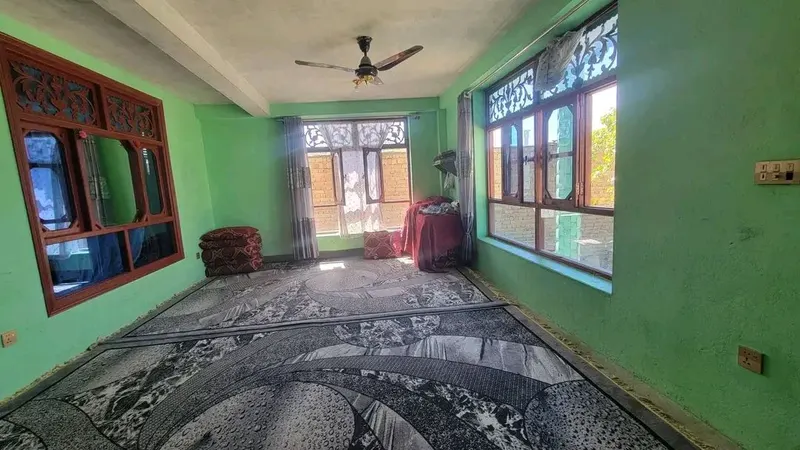 3-storey house for sale, 9 rooms, 500 m² (2)