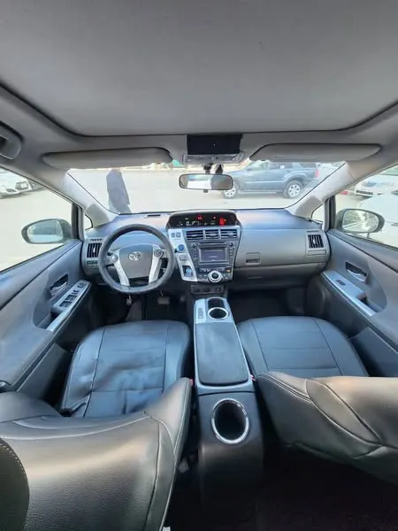 Toyota Prius 2013 (4)