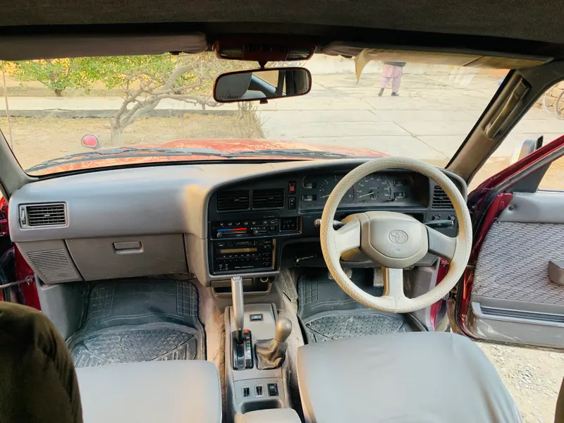 Toyota Hilux Surf 1994 (5)