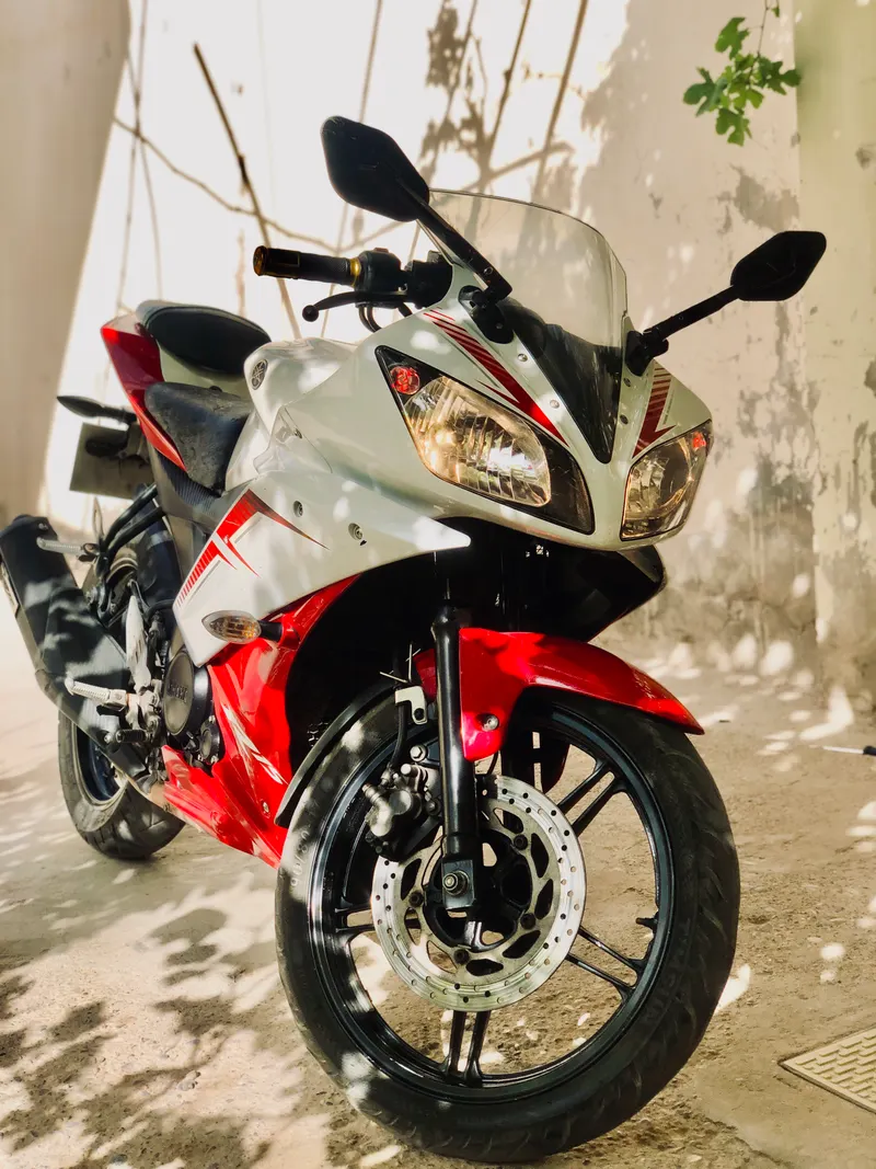 Yamaha R15 2018 (1)