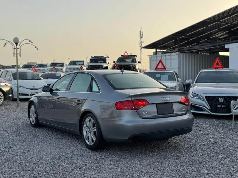 Audi A4 2012 (3)