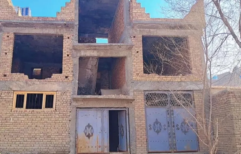 Half made house for sale (1)