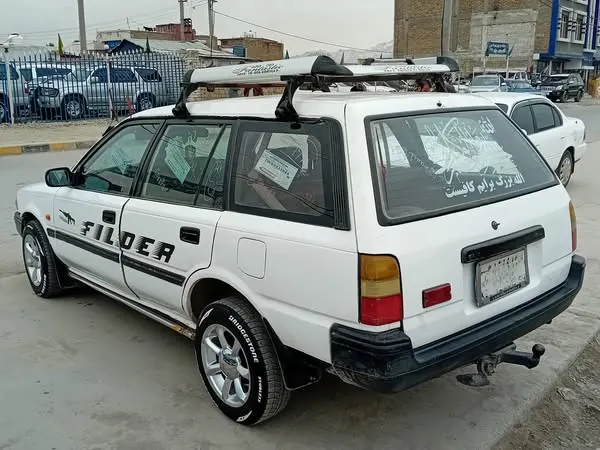 Toyota Corolla 1990 (2)