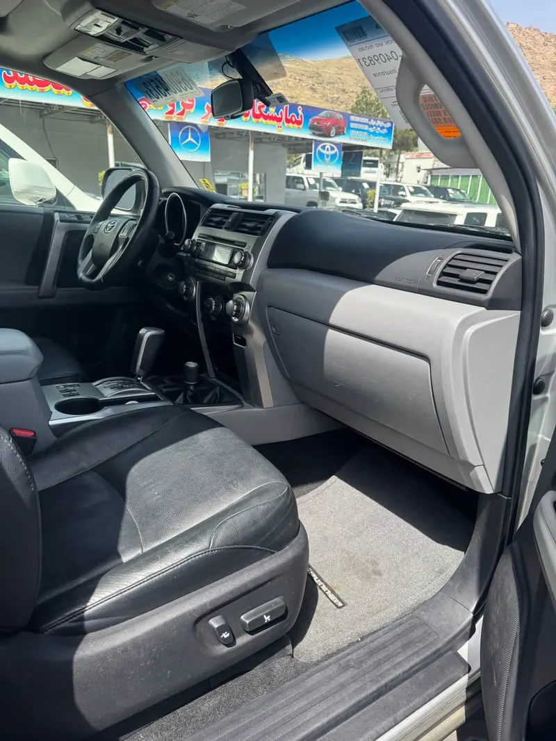 Toyota 4 Runner 2011 (4)
