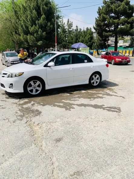 Toyota Corolla 2013 (2)