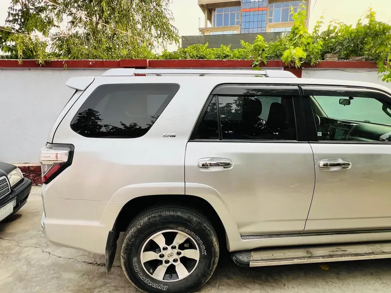 Toyota 4 Runner 2010 (2)